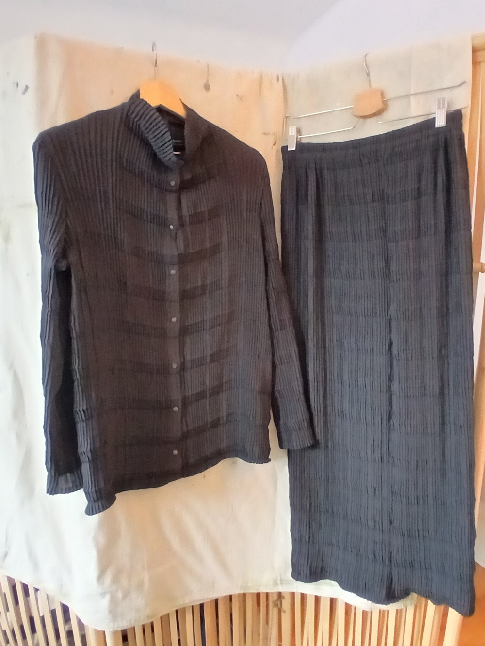 Women's Black Micro Pleated Matched Set - Picture 2 of 6